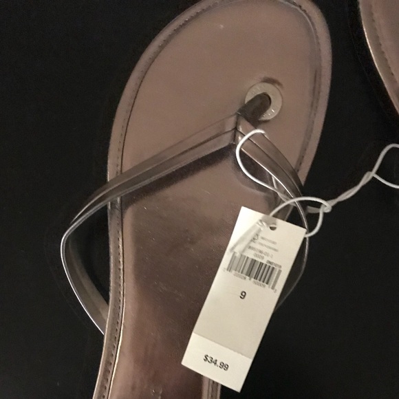 NWT! Dark Silver Banana Republic Sandals - Picture 3 of 3
